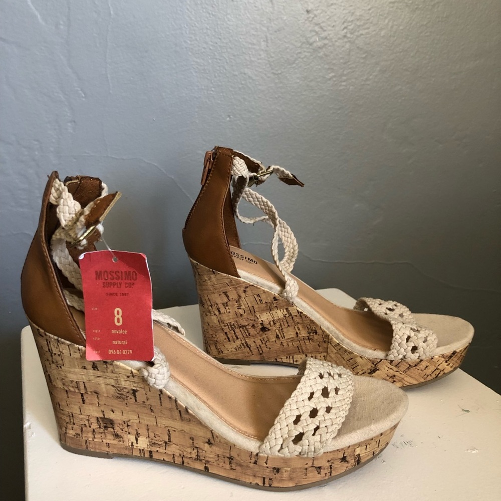 Wedged sandals